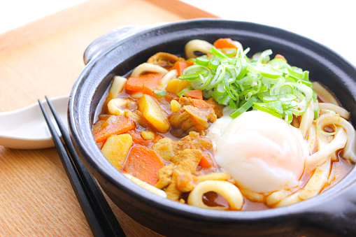 Curry udon is a dish made by adding udon to curry soup that has been dissolved in Japanese dashi.