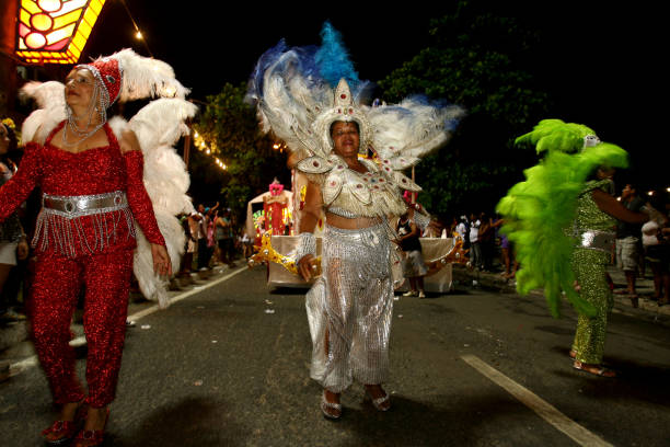 scuola samba al carnevale di ilheus - samba school parade foto e immagini stock
