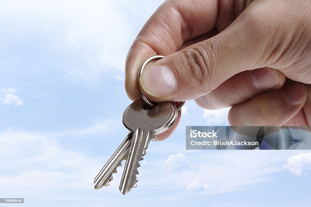 Entregar as chaves de casa - Foto de stock de Aluguel de casa royalty-free