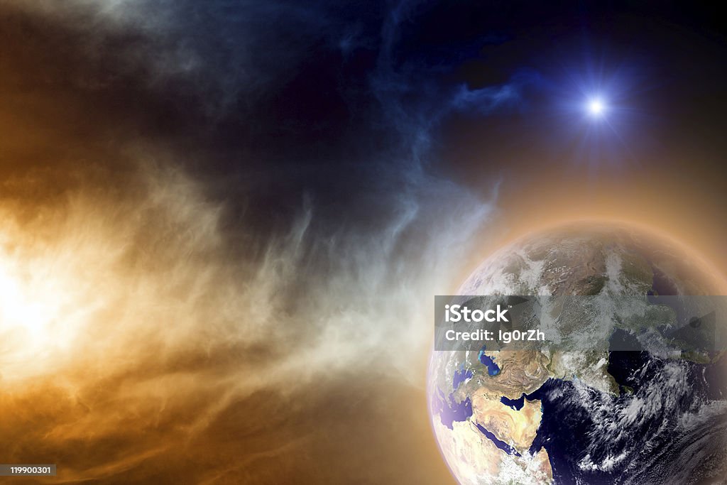 Планета в космосе - Стоковые фото 2012 роялти-фри