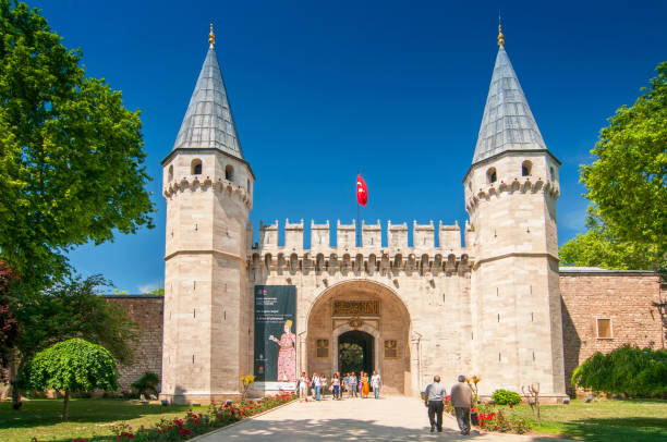 The Gate of Salutations, main entrance to the Topkapi Palace in Istanbul, Turkey. The Gate of Salutations, main entrance to the Topkapi Palace in Istanbul, Turkey. topkapi palace stock pictures, royalty-free photos & images