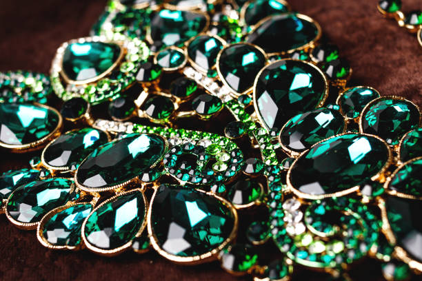 istock Luxury necklace with green gemstones 1199024147