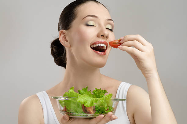 istock eating healthy food 119906134