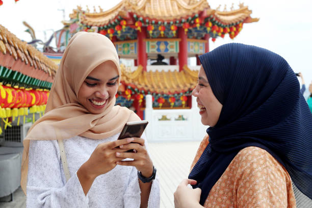 istock Chinese New Year: Modern Muslim in Thean Hou Temple 1199065678