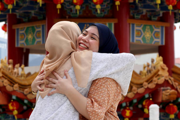 istock Chinese New Year: Modern Muslim in Thean Hou Temple 1199065928