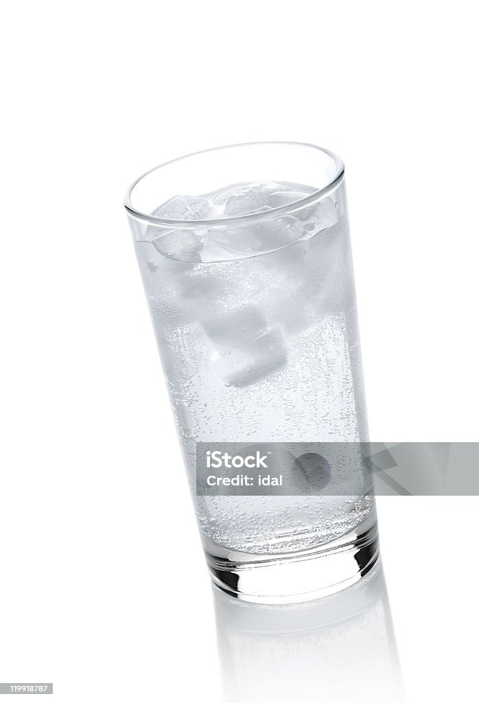 L'eau dans un verre avec de la glace - Photo de Boisson libre de droits