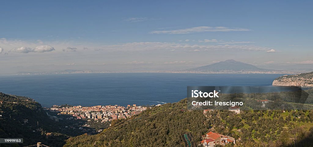 Golfo di Napoli e sul Vesuvio-Italia - Foto stock royalty-free di Ambientazione esterna