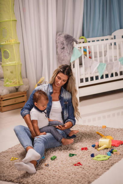 istock Technology resources for motherhood 1199211576