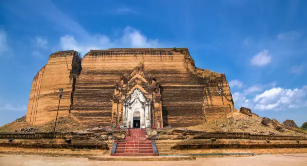 Pa Hto Taw Gyi pagoda Temple in Mingun, Mandalay region, Myanmar. (Burama)