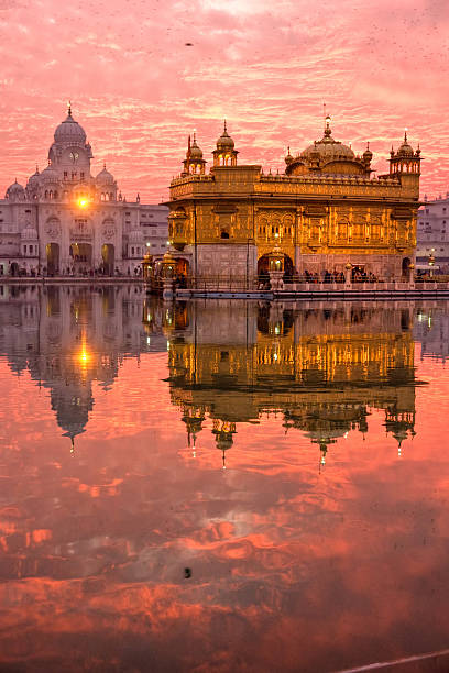 goldener tempel, amritsar, - cupola stock-fotos und bilder