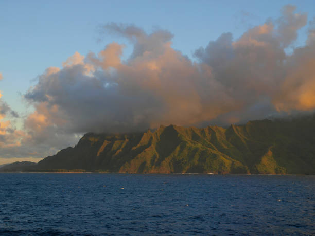 istock Na Pali Coast of Hawaii 1199295317