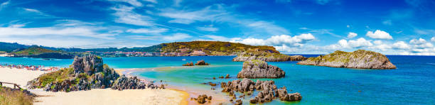 noja beach in cantabria, spain. - santander imagens e fotografias de stock