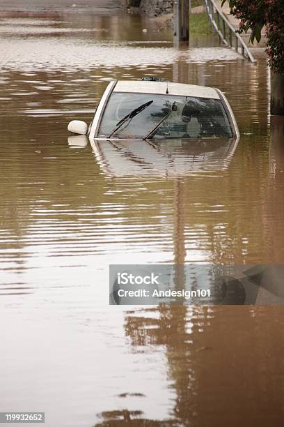 Zalane Samochodu - zdjęcia stockowe i więcej obrazów Powódź - Powódź, Samochód, Brisbane