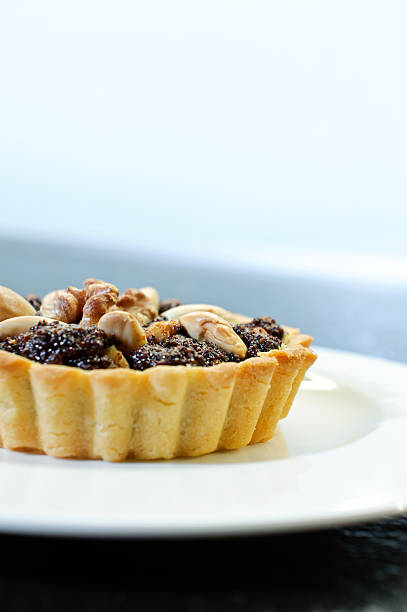 istock Poppy tarte on white plate 119935234