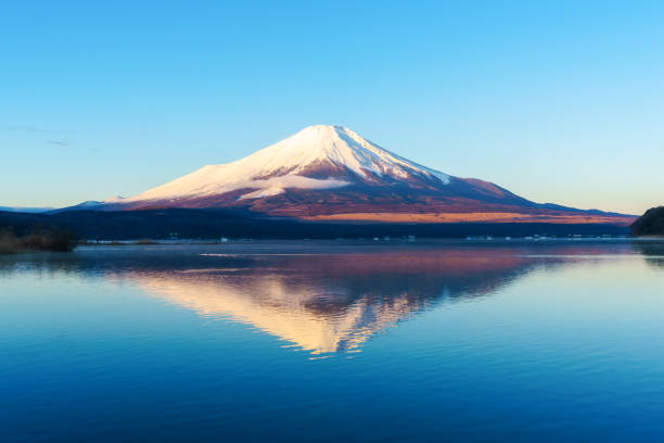 istock Mt. Fuji from Lake Yamanaka 1199376975