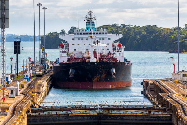 파나마 운하 가툰 잠금 장치 - panama canal panama container ship industrial ship 뉴스 사진 이미지