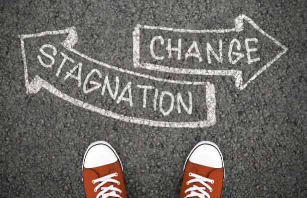 istock Important decision to change or do nothing 1199394434