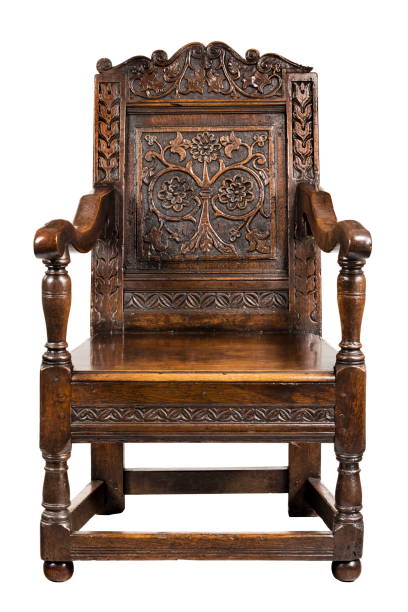 stary dąb rzeźbione krzesło ramię - ancient old traditional culture inside of zdjęcia i obrazy z banku zdjęć