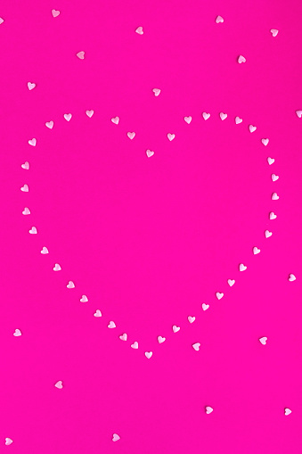 Fondo Rosa Brillante Corazones Rosados Sobre Un Fondo Rosa Corazones Espolvoreados Día De San Valentín Foto de stock y más banco de imágenes de Abstracto - iStock Fondo Rosa Brillante Corazones Rosados Sobre Un Fondo Rosa Corazones Espolvoreados Día De San Valentín Foto de stock y más banco de imágenes de Abstracto - iStock