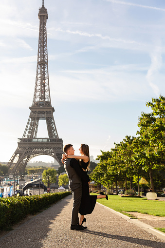 Marriage proposal in Paris, romantic date near near Eiffel tower, honeymoon in France