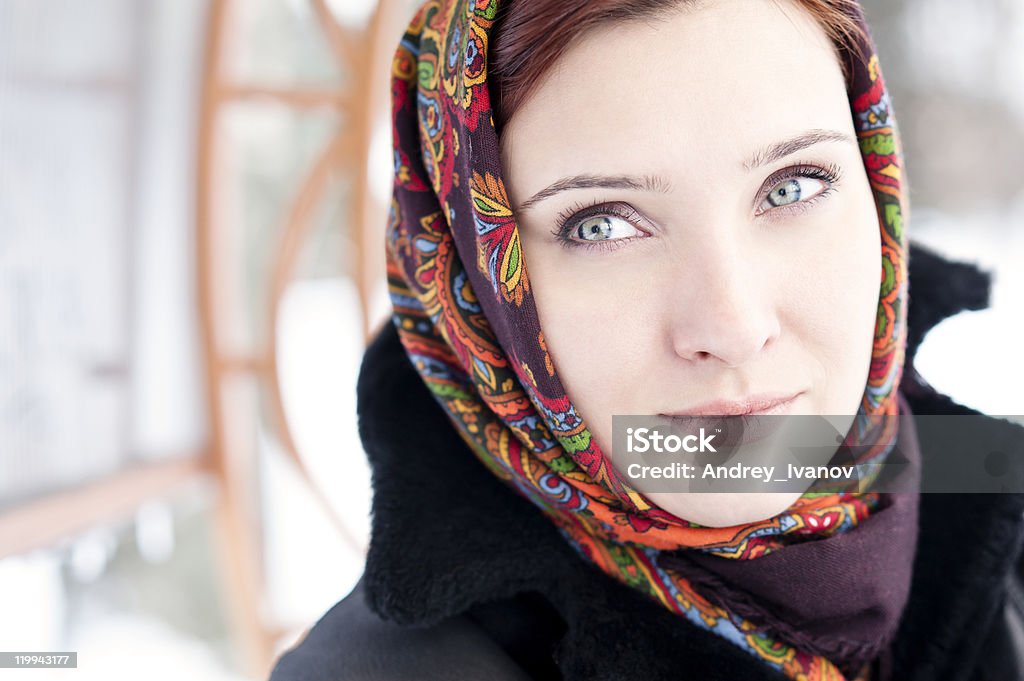 Schöne Frau - Lizenzfrei Babuschka-Kopftuch Stock-Foto