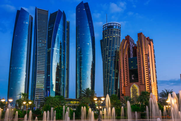 アブダビ, アラブ首長国連邦のエティハドタワーズ - abu dhabi united arab emirates corniche city ストックフォトと画像