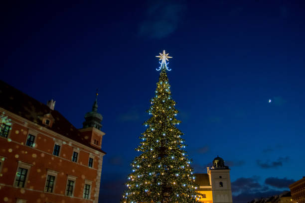 istock Warsaw old town at night 1199475819