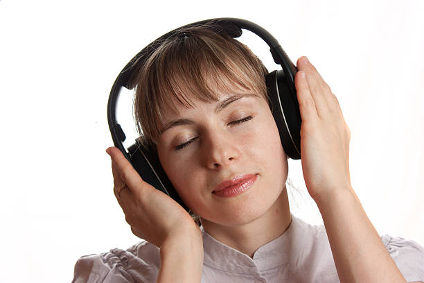 istock Girl listening music 119948341