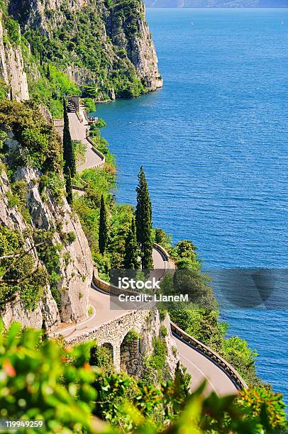 Jezioro Garda - zdjęcia stockowe i więcej obrazów Jezioro Garda - Jezioro Garda, Alpy, Bez ludzi