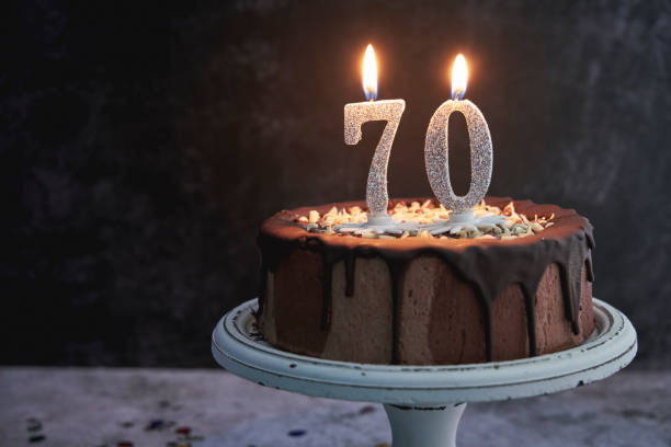 tort urodzinowy 70. - gateaux birthday candle cake zdjęcia i obrazy z banku zdjęć