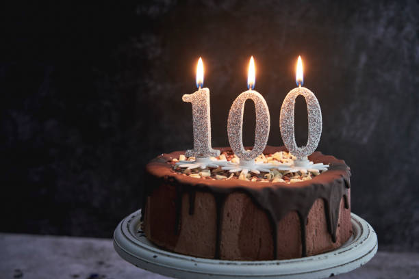 100.tort urodzinowy - gateaux birthday candle cake zdjęcia i obrazy z banku zdjęć