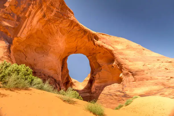 Photo of Ear of the wind arch, Monument Valley