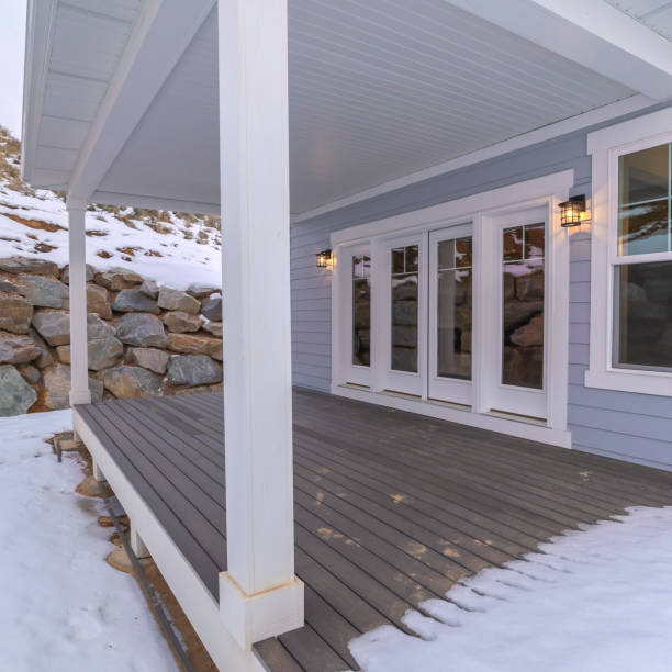 istock Square Modern house in winter with fresh snow 1199550090