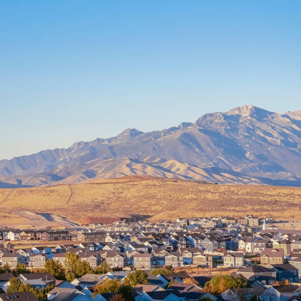 istock Square frame Distant houses of a town in Utah valley 1199551149