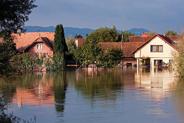 istock Flooded houses 119956493