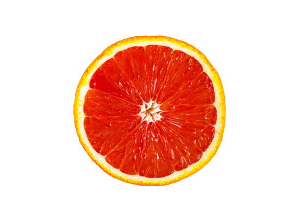 白い背景に分離された新鮮な赤いオレンジやグレープフルーツ。美しいカットジューシーなスライス。 - half precious stone ストックフォトと画像