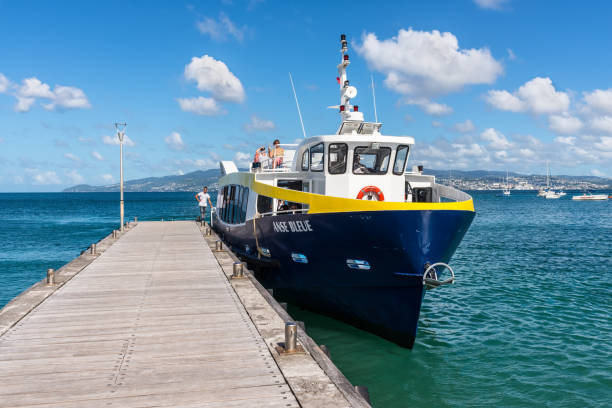 레 트루아-일레의 여객선 안세 블루, 마르티니크 - passenger ship nautical vessel passenger craft ferry 뉴스 사진 이미지