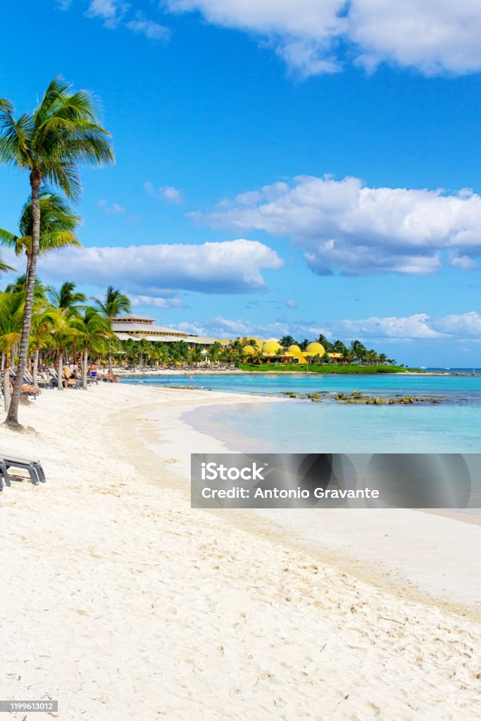 White sand beach and waves on the coast of the Caribbean Sea, Mexico. Riviera Maya. Image without people. - Royalty-free Praia del Carmen Foto de stock