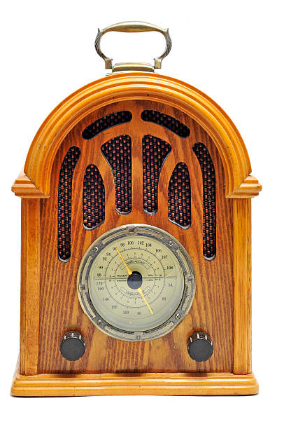 istock antique radio 119961576