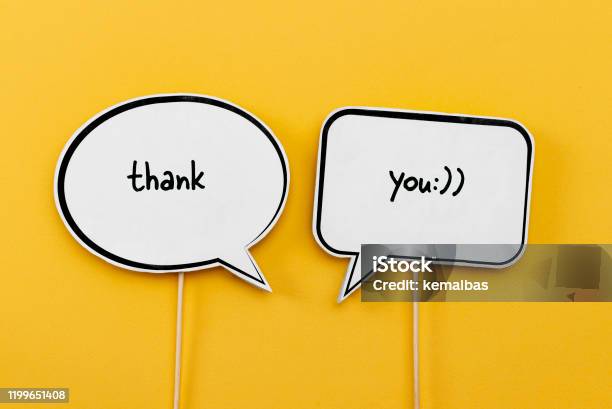 Gracias Foto de stock y más banco de imágenes de Thank You - Frase corta en inglés - Thank You - Frase corta en inglés, Globo de texto, Fondo amarillo