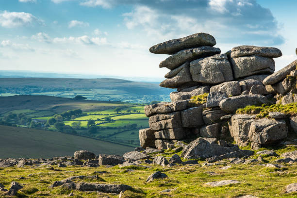 great staple tor - dartmoor imagens e fotografias de stock