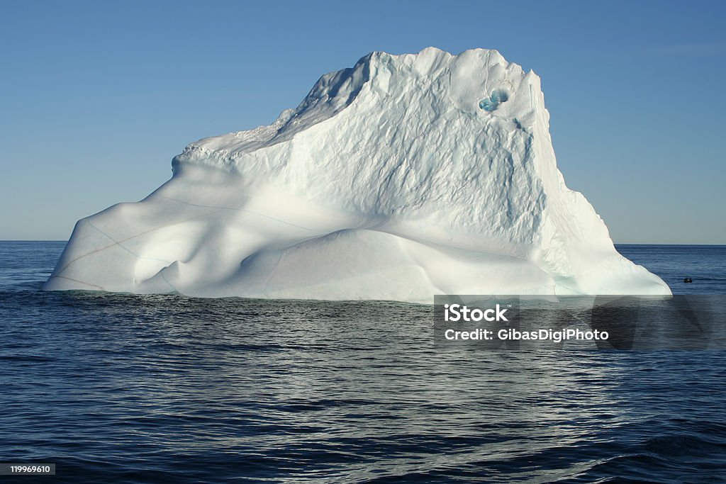 iceberg flutuante - Foto de stock de Iceberg - Formação de gelo royalty-free