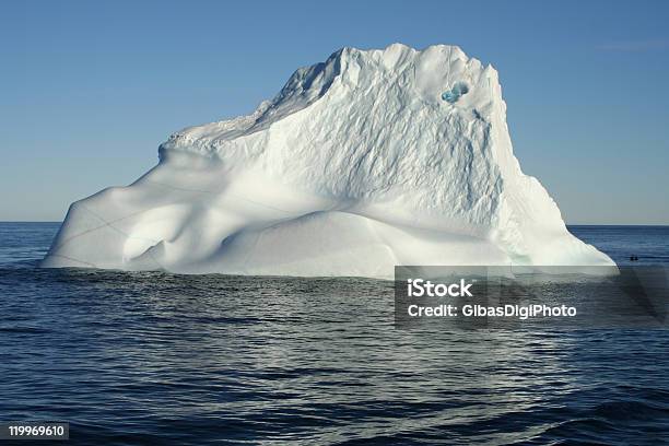 Foto de Iceberg Flutuante e mais fotos de stock de Iceberg - Formação de gelo - Iceberg - Formação de gelo, Mar Labrador, América do Norte