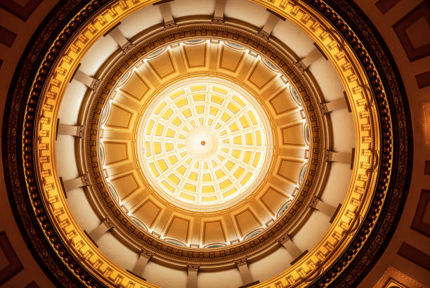 콜로라도 주 의사당의 화려한 돔 - gold dome 뉴스 사진 이미지