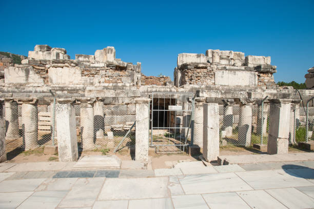 Ruins of the ancient city Ephesus, the ancient Greek city in Turkey, in a beautiful summer day Ruins of the ancient city Ephesus, the ancient Greek city in Turkey, in a beautiful summer day. Izmir stock pictures, royalty-free photos & images