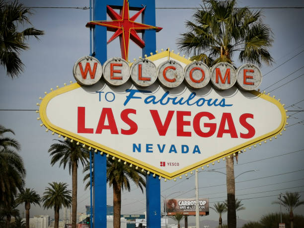 ラスベガスの街の看板へようこそ - welcome to fabulous las vegas sign 写真 ストックフォトと画像