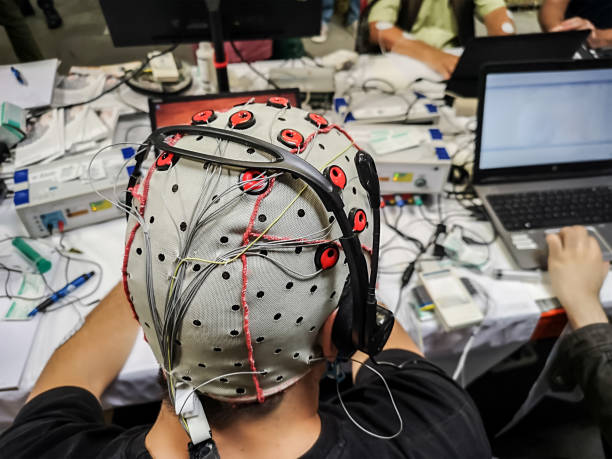 brain computer interface lab equipments - electrode imagens e fotografias de stock