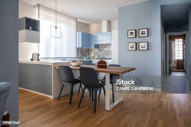 Gloednieuw Leeg Modern Design Appartement Voor Verhuur Stockfoto en meer beelden van Binnenopname