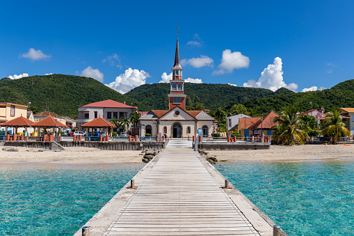 Les Anses d'Arlet, Martinica, FWI - La iglesia en el paseo marítimo photo