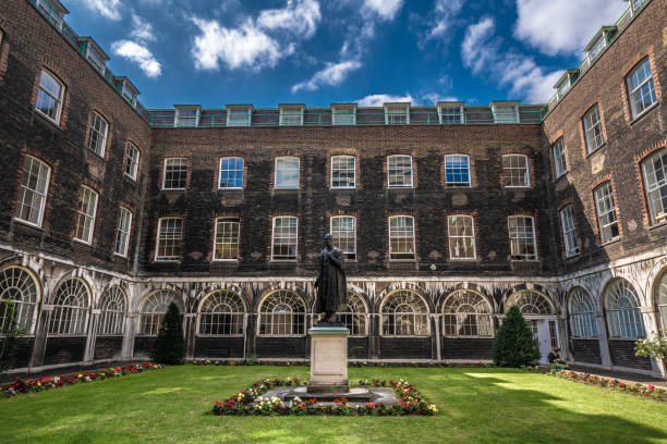 Campus of Kings College London Traditional architecture of King's College University, an historic university which is highly ranked on August 22, 2019 in London university of london photos stock pictures, royalty-free photos & images